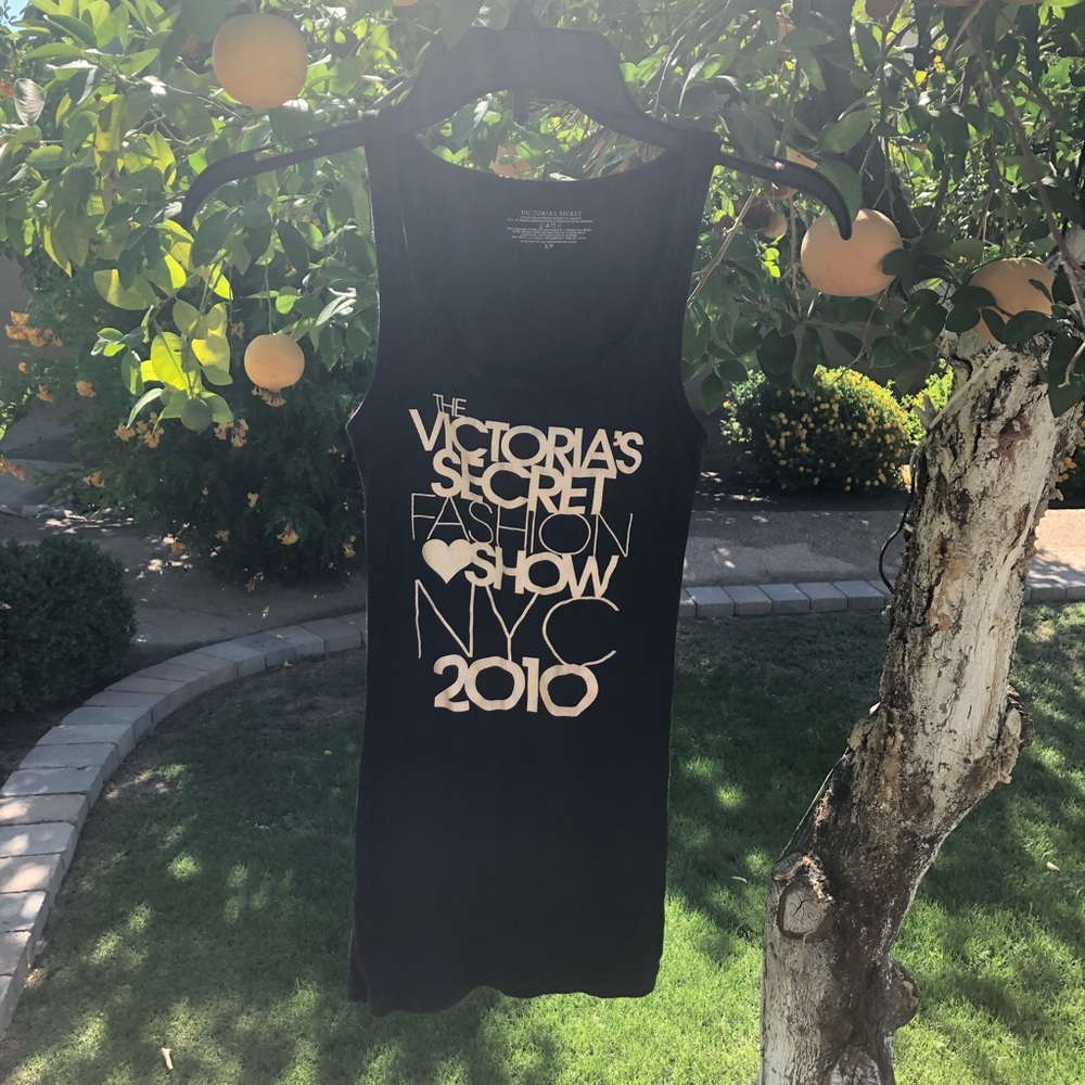 On hold Victoria’s Secret fashion show 2010 tank S